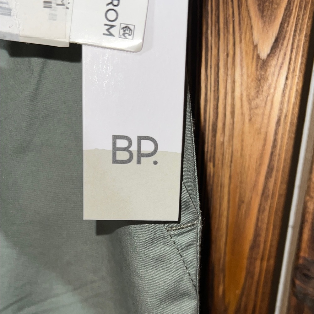 Nordstrom Women's Boot-Cut Jeans in Sage Green - Picture 4 of 9